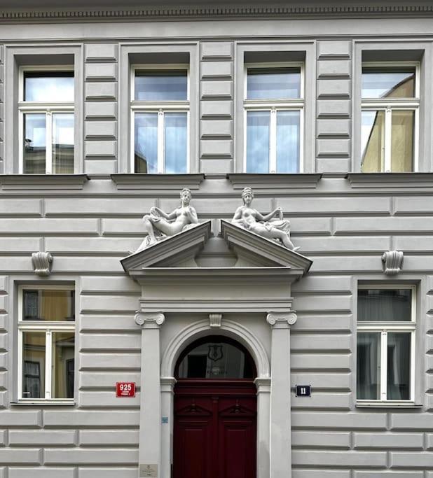 Authentic With Garden Apartament